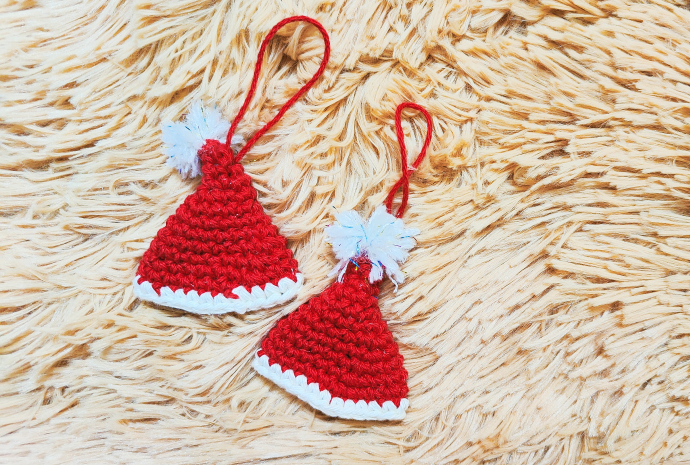 Crochet Mini Santa Hat Ornament with Single Crochets Crochet Mini Santa Hat Ornament with Single Crochets