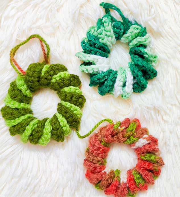 Christmas Crochet Wreath Ornament in Under 10 Minutes Christmas Crochet Wreath Ornament in Under 10 Minutes
