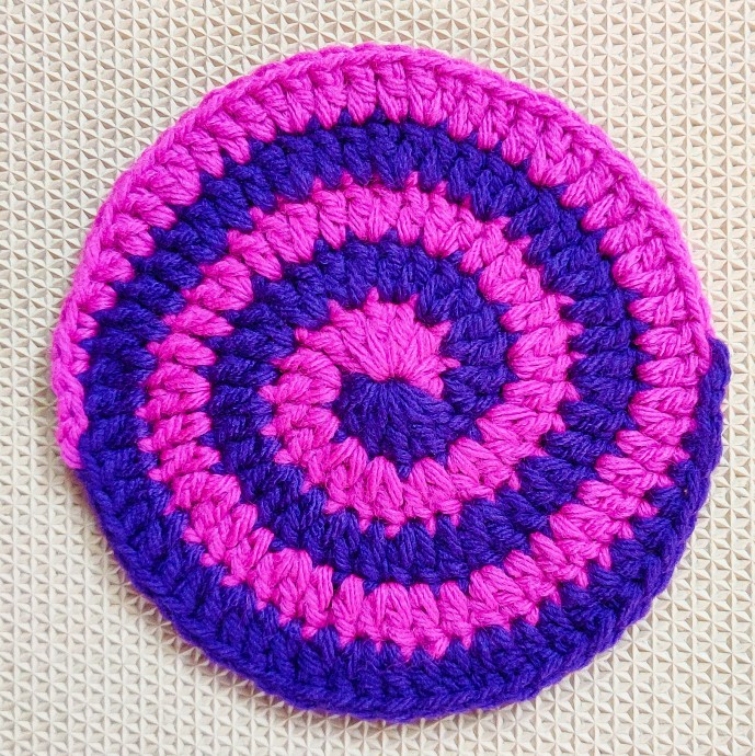 How To Make A Solid Two Color Spiral Crochet Circle How To Make A Solid Two Color Spiral Crochet Circle