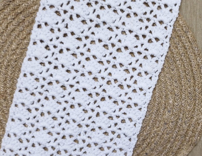 Easy Vintage Crochet Table Runner Easy Vintage Crochet Table Runner