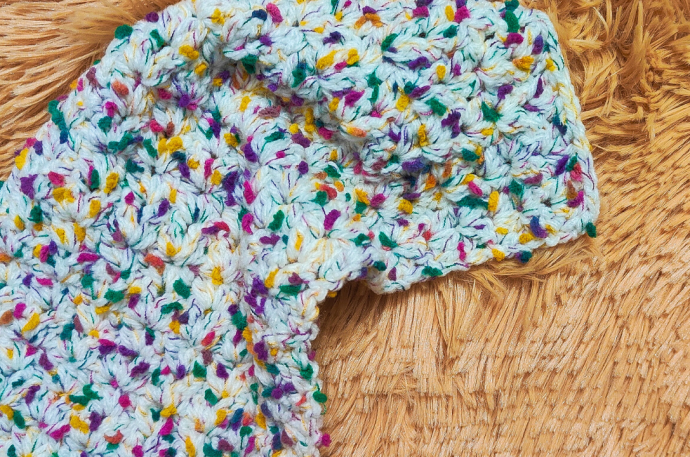 One Row Repeat Textured Crochet Scarf with V Stitch Cluster One Row Repeat Textured Crochet Scarf with V Stitch Cluster